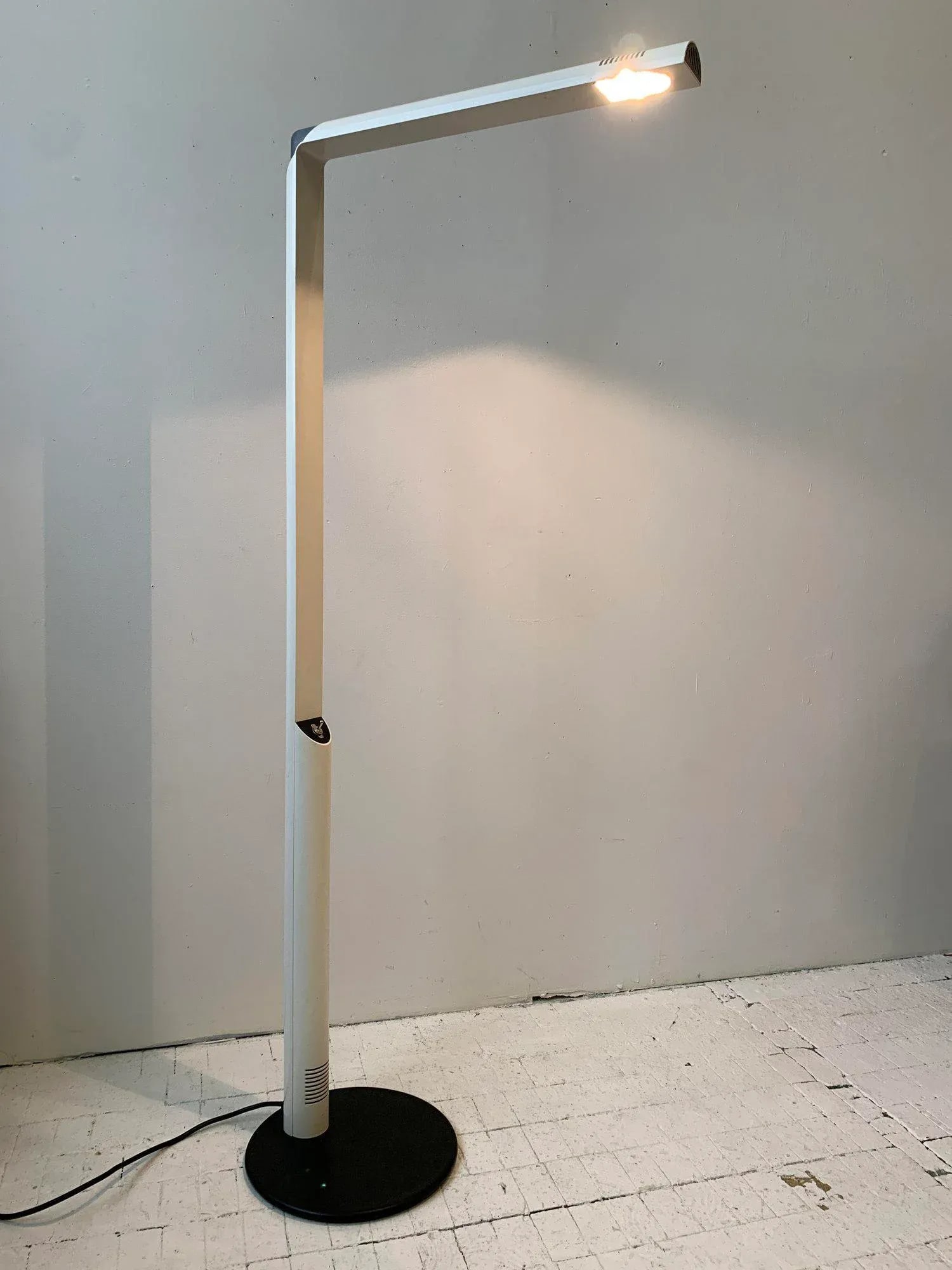 Vintage Enameled Aluminum Gianfranco Frattini "Veronica" Halogen Floor Lamp for Luci Italia, Circa 1 - 3