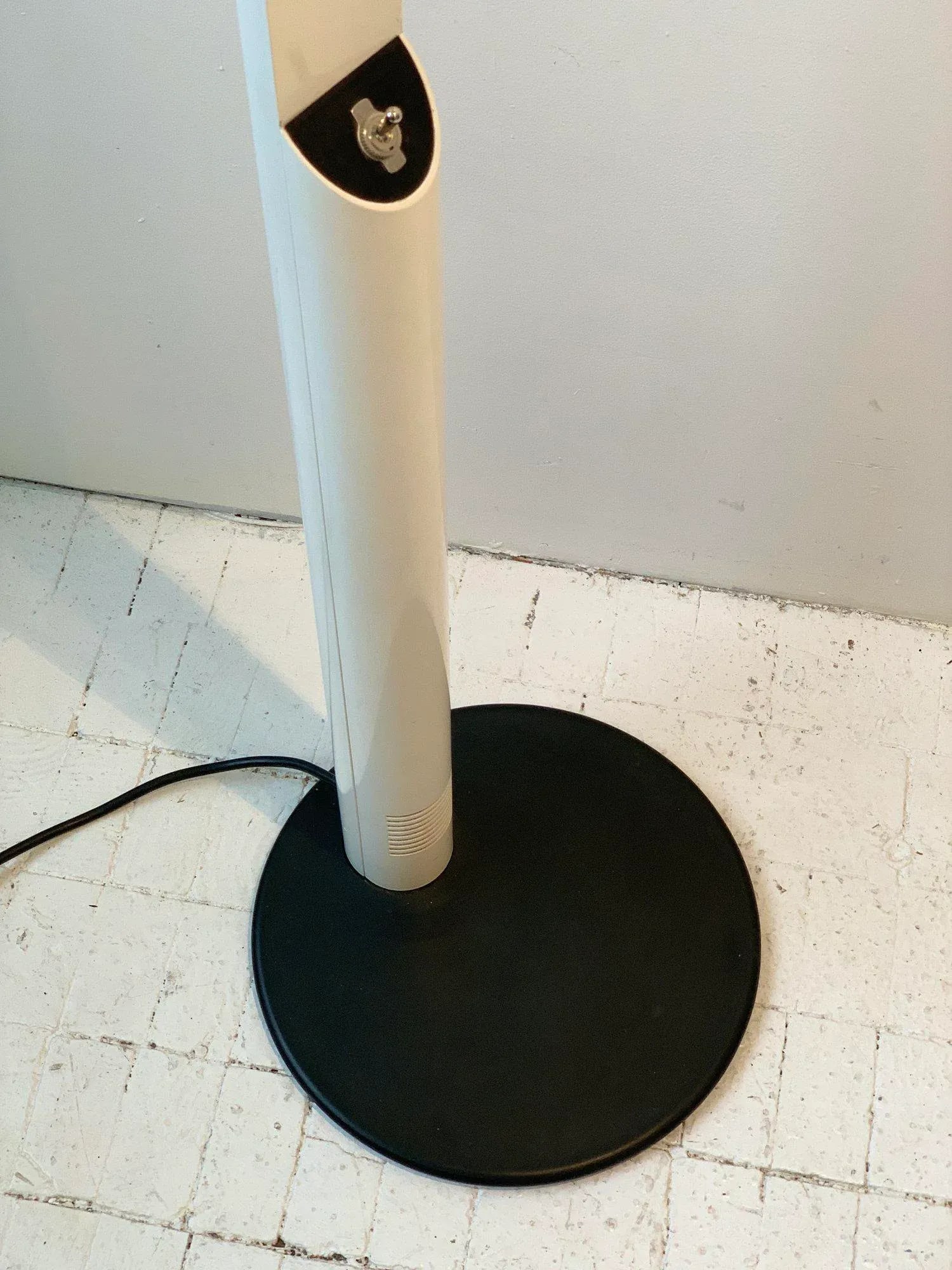 Vintage Enameled Aluminum Gianfranco Frattini "Veronica" Halogen Floor Lamp for Luci Italia, Circa 1 - 8
