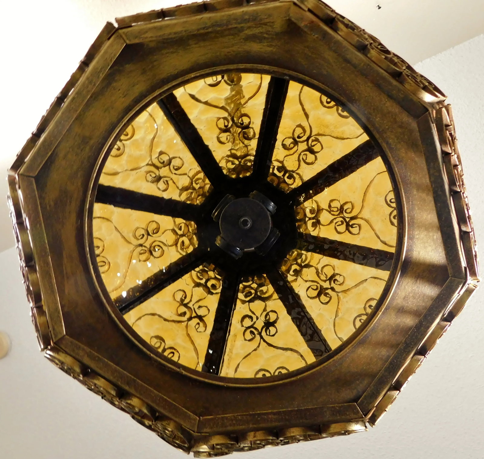 Vintage Mid 20th Century Gold Wrought Iron Scroll Amber Stained Glass Octagon 4 Light Chandelier - 4