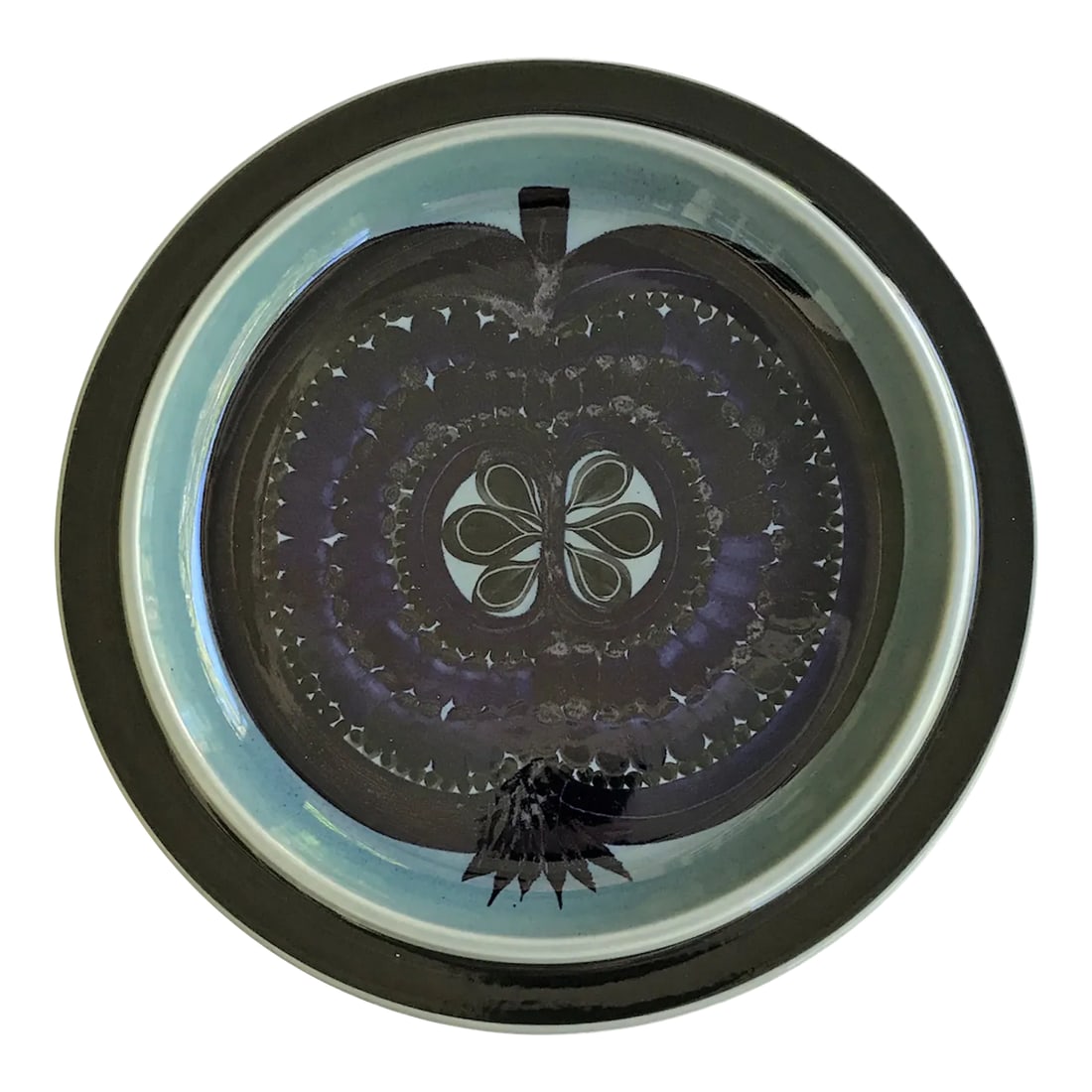 1960s Finn Design Fructus Chop Plate by Gunvor Olin-Gronquist for Arabia Finland: A large and heavy Chop Plate from the Arabia Fructus Series (1960-1975) in the blue pattern, almost a piece of art. Created by Gunvor Olin-Gronqvist (1928-2005) Finnish designer for Arabia Finland.