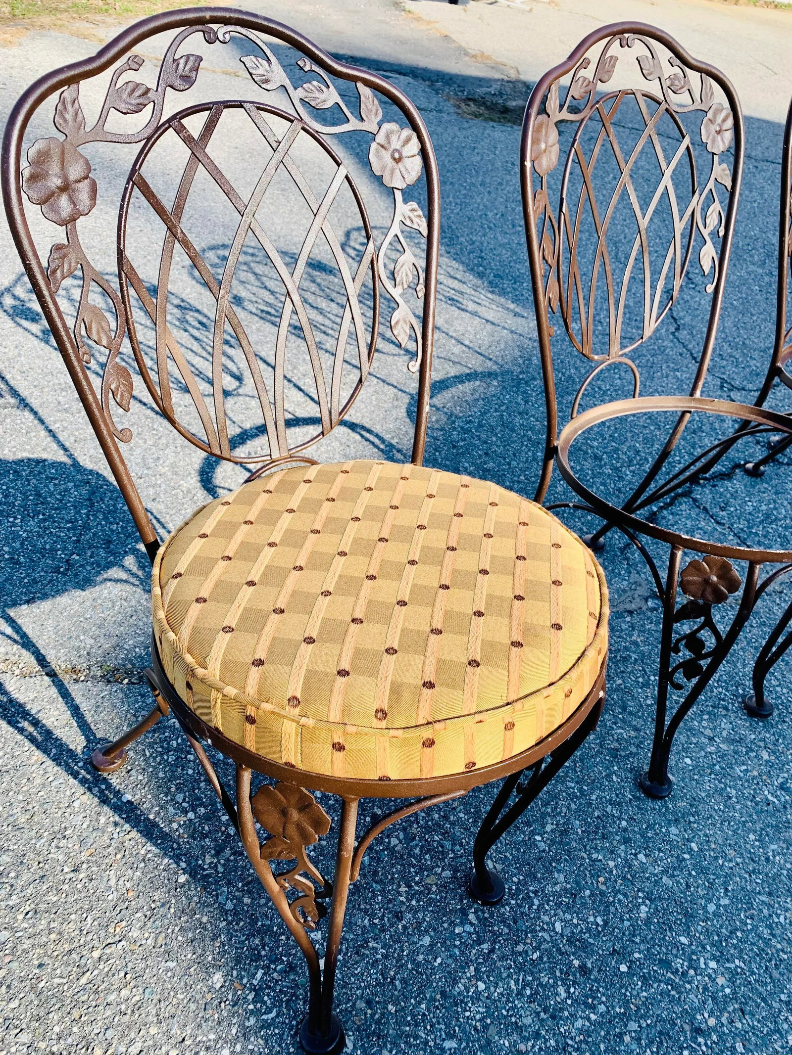 Vintage Wrought Iron Outdoor Dining Chairs - 7
