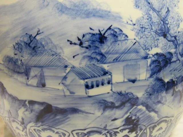 Large Chinese Porcelain Cachepot - 12