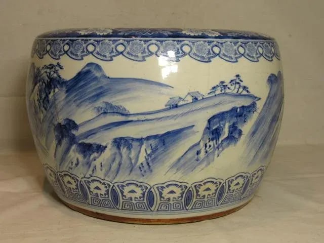 Large Chinese Porcelain Cachepot - 3