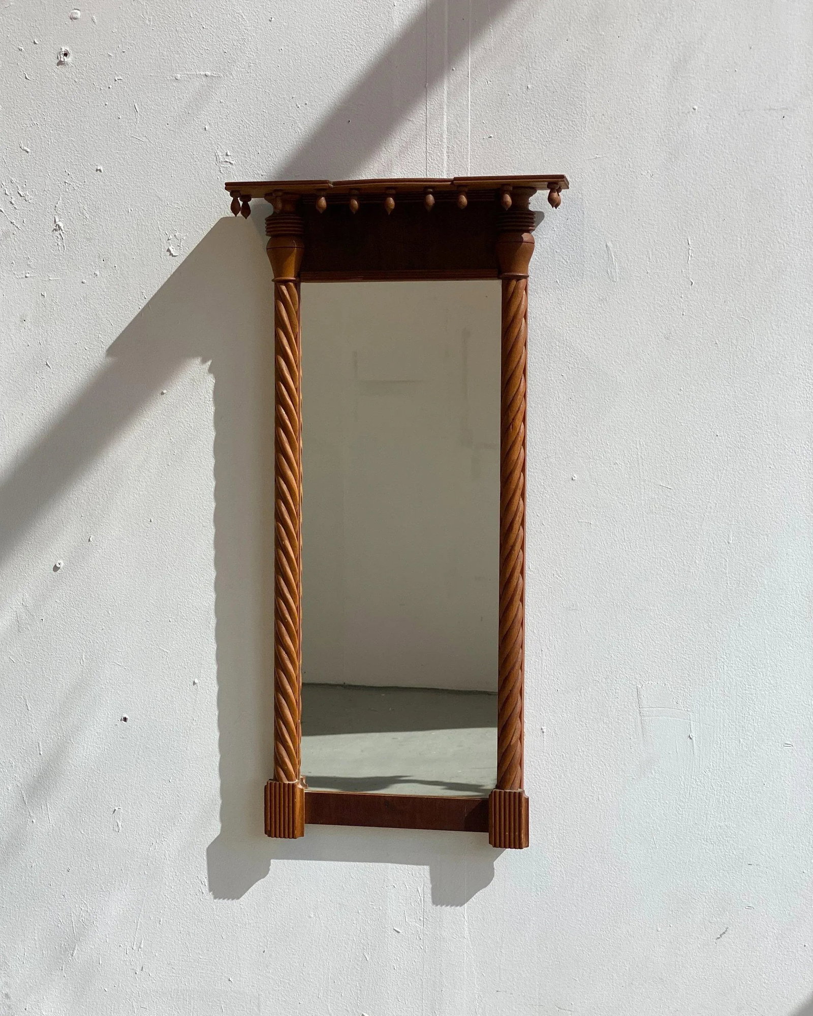 Antique Federal Mirror With Barley Twist Columns, Early-Mid 19th Century - 3