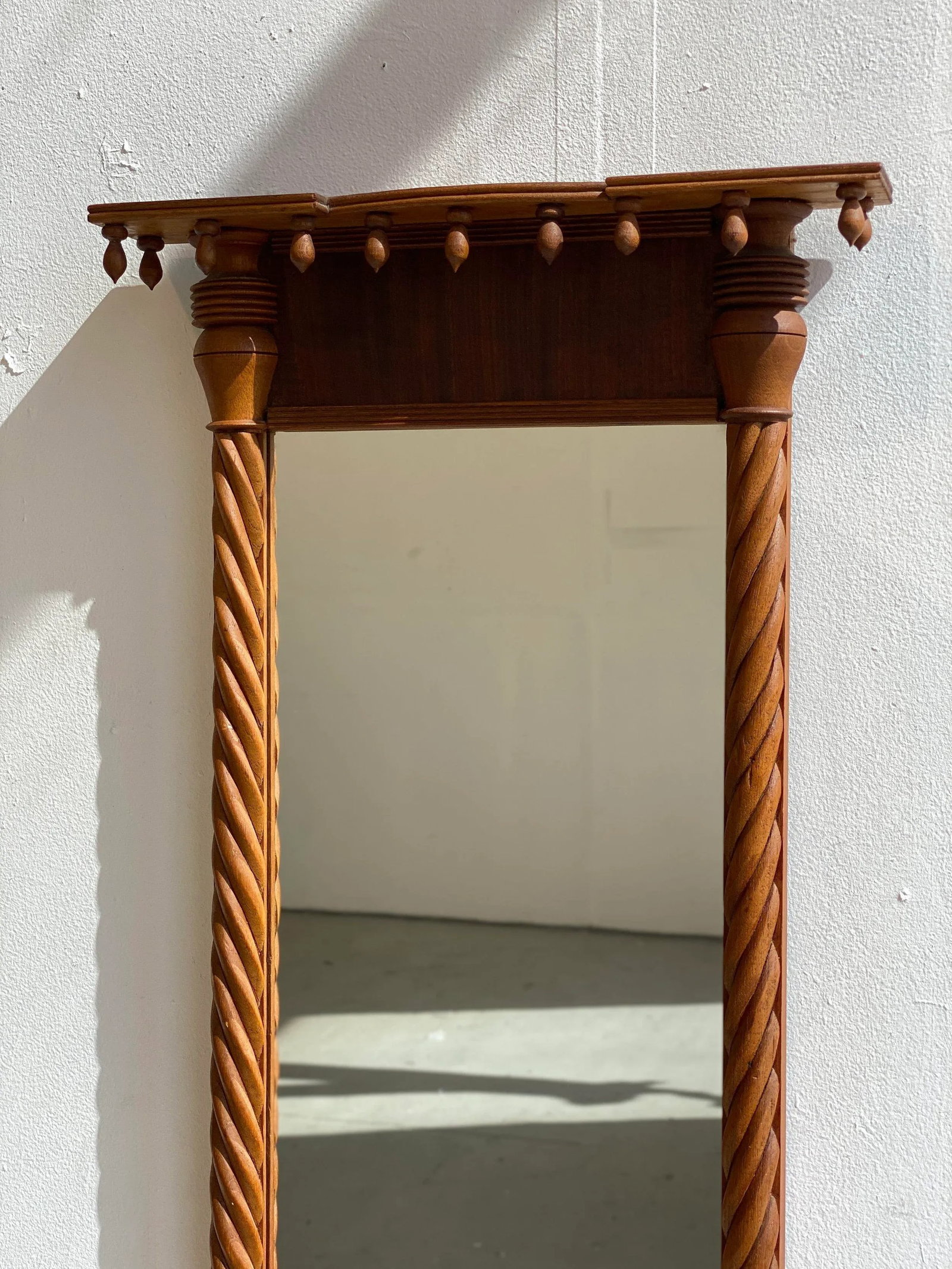 Antique Federal Mirror With Barley Twist Columns, Early-Mid 19th Century - 5