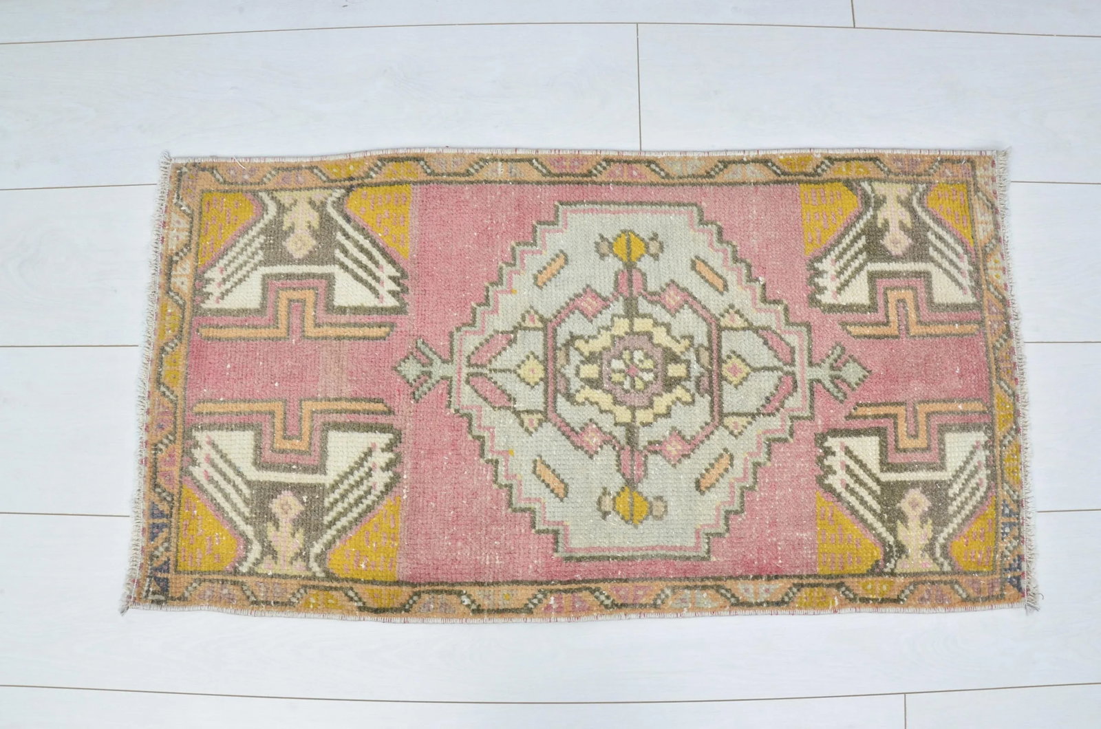 1960s Pastel Pink Oushak Bedroom Small Rug - 2