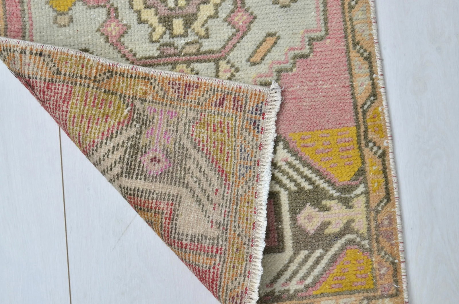 1960s Pastel Pink Oushak Bedroom Small Rug - 5