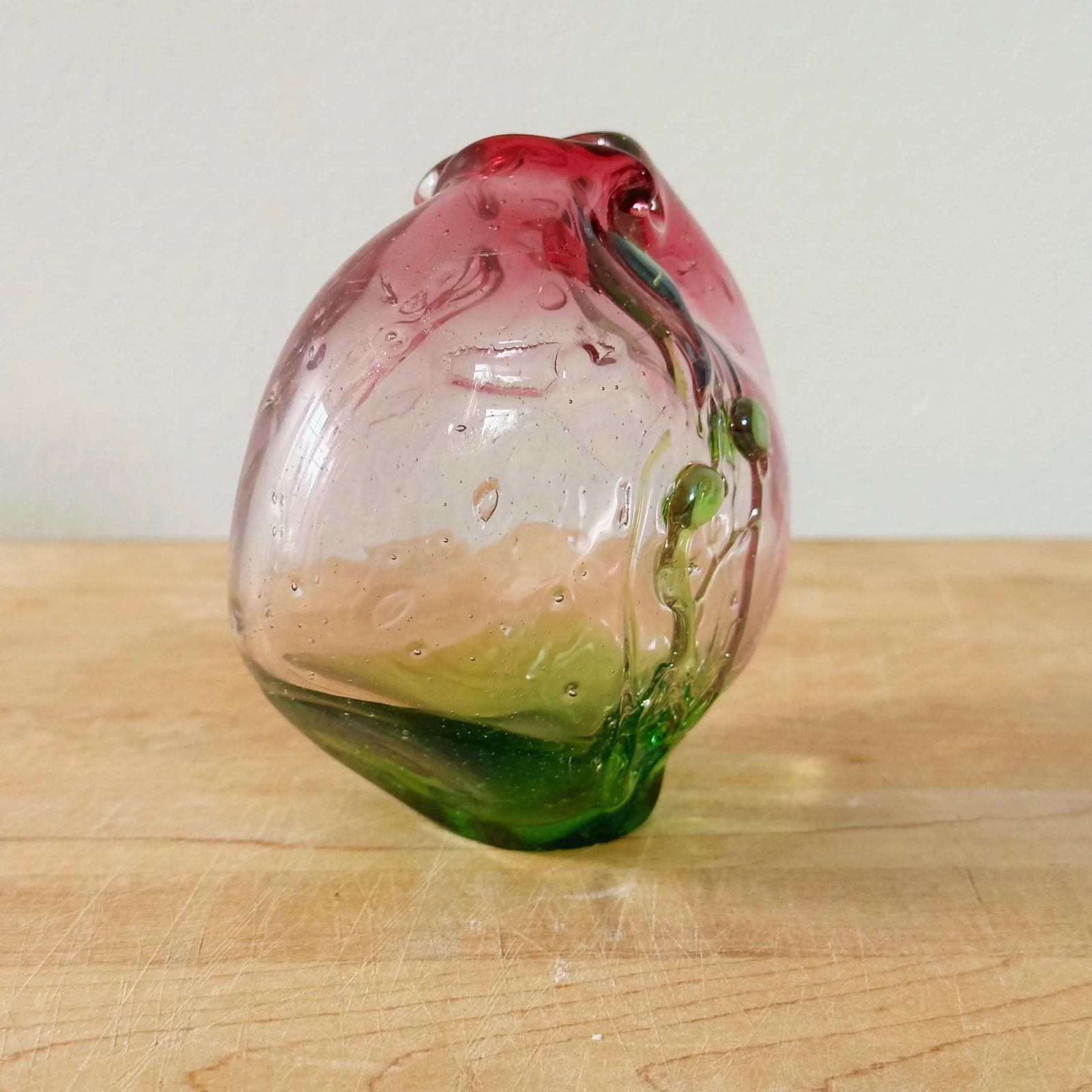 Vintage Mouth Blown Art Glass Bud Vase in Pink and Green - 4