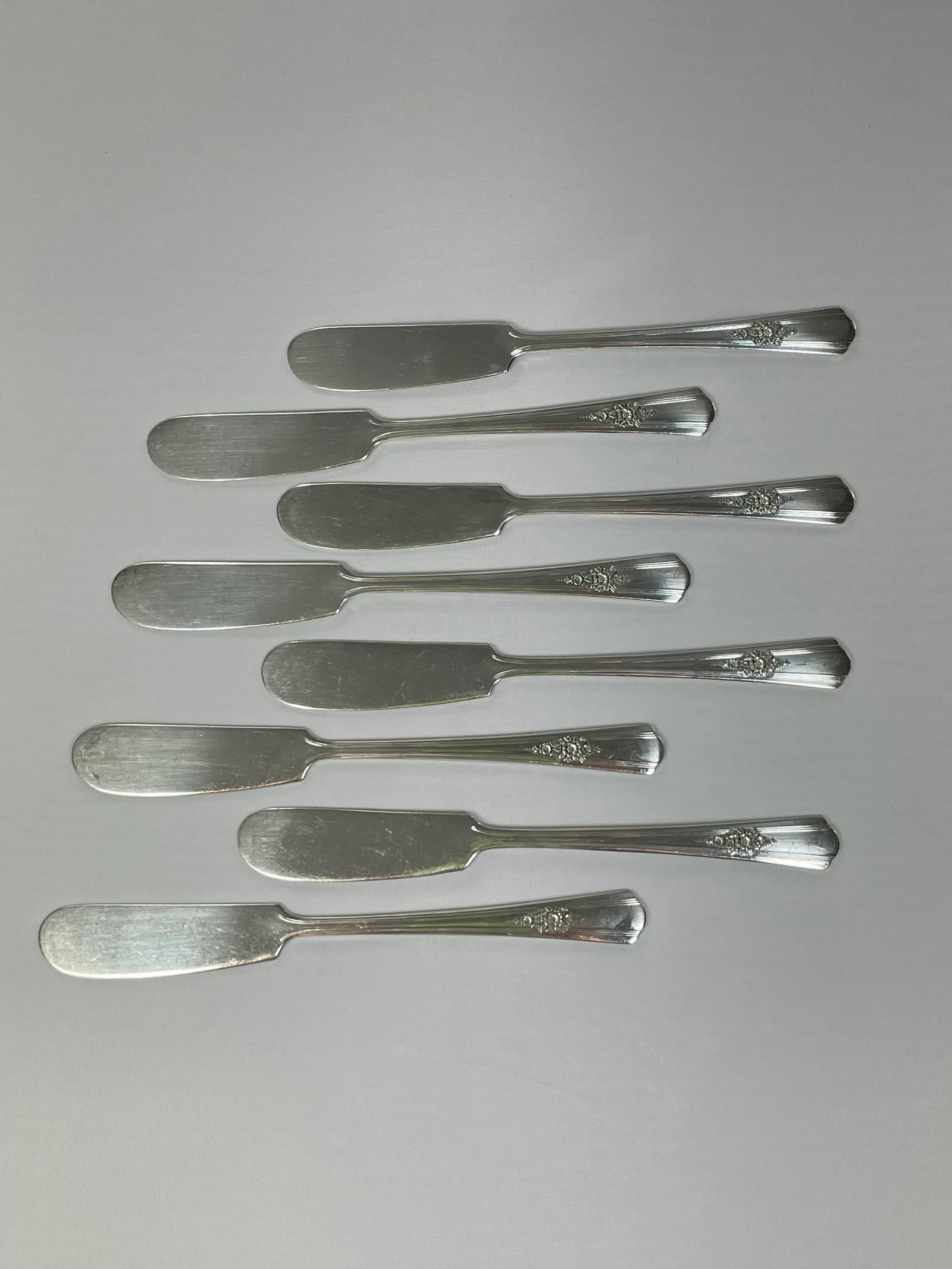International Silver Co. 1940's William Rogers Overlaid Flatware Desire Pattern Service for Eight- 7 - 7