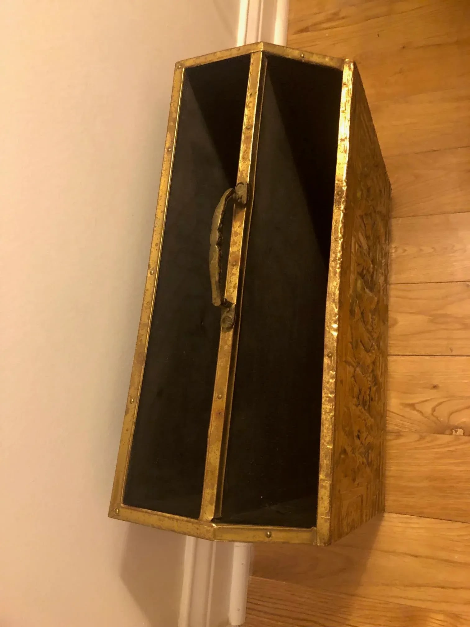 Vintage English Traditional Brass Repousse Magazine Rack - 4