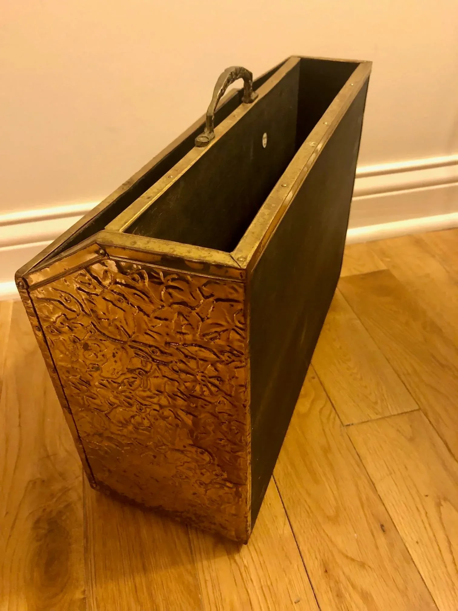 Vintage English Traditional Brass Repousse Magazine Rack - 5
