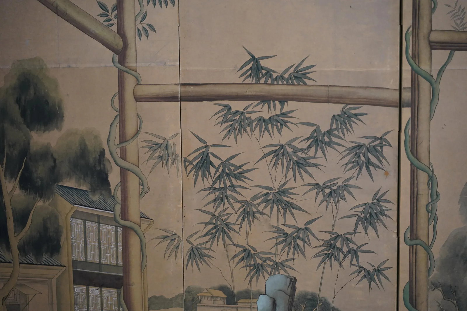 Mid 20th Century Chinoiserie Hand-Painted Six Panel Screen With Flowers and Landscape - 6