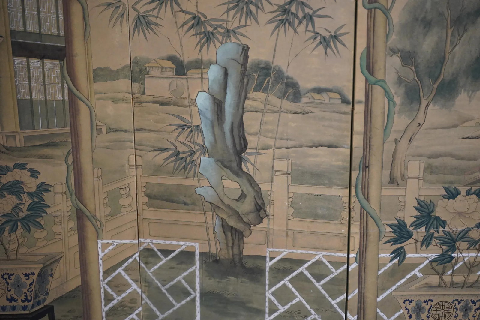Mid 20th Century Chinoiserie Hand-Painted Six Panel Screen With Flowers and Landscape - 7