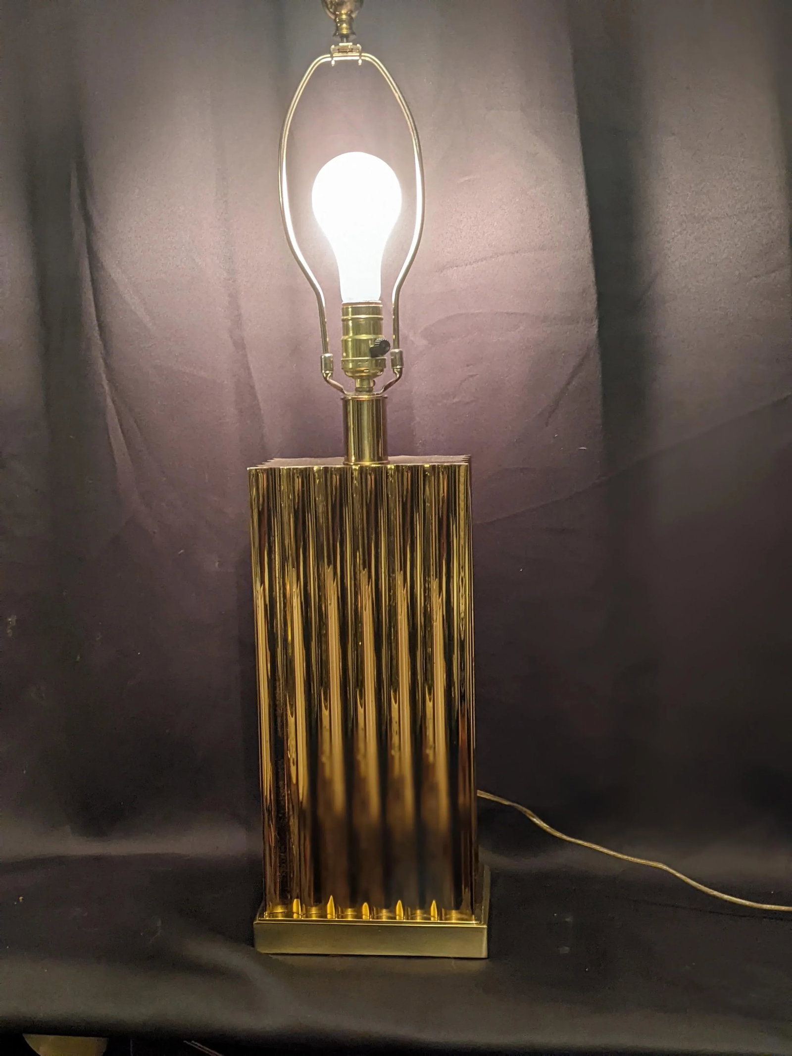 Vintage Retro 80s Brass Wavy Design Table Lamp - 11