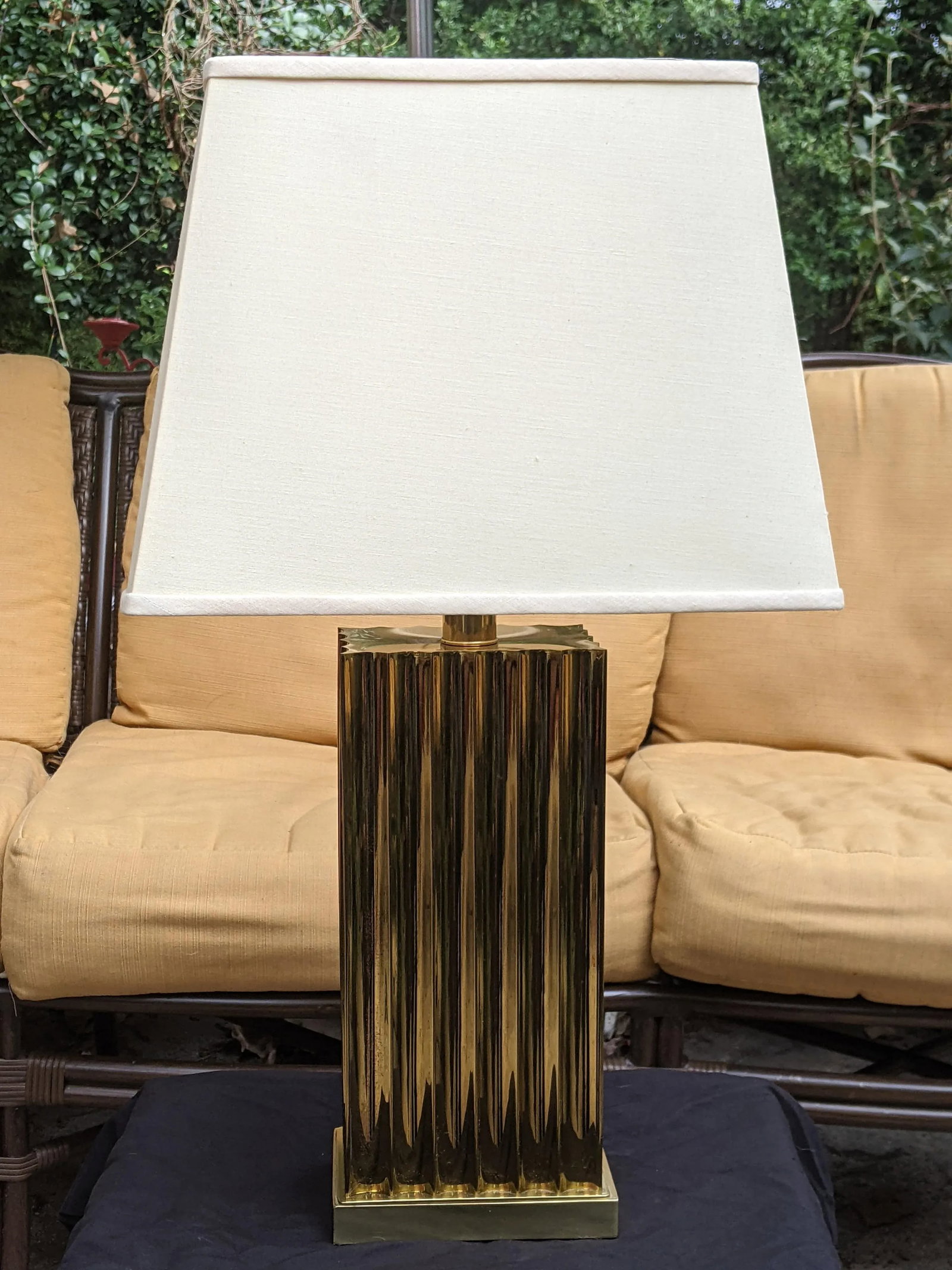 Vintage Retro 80s Brass Wavy Design Table Lamp - 3