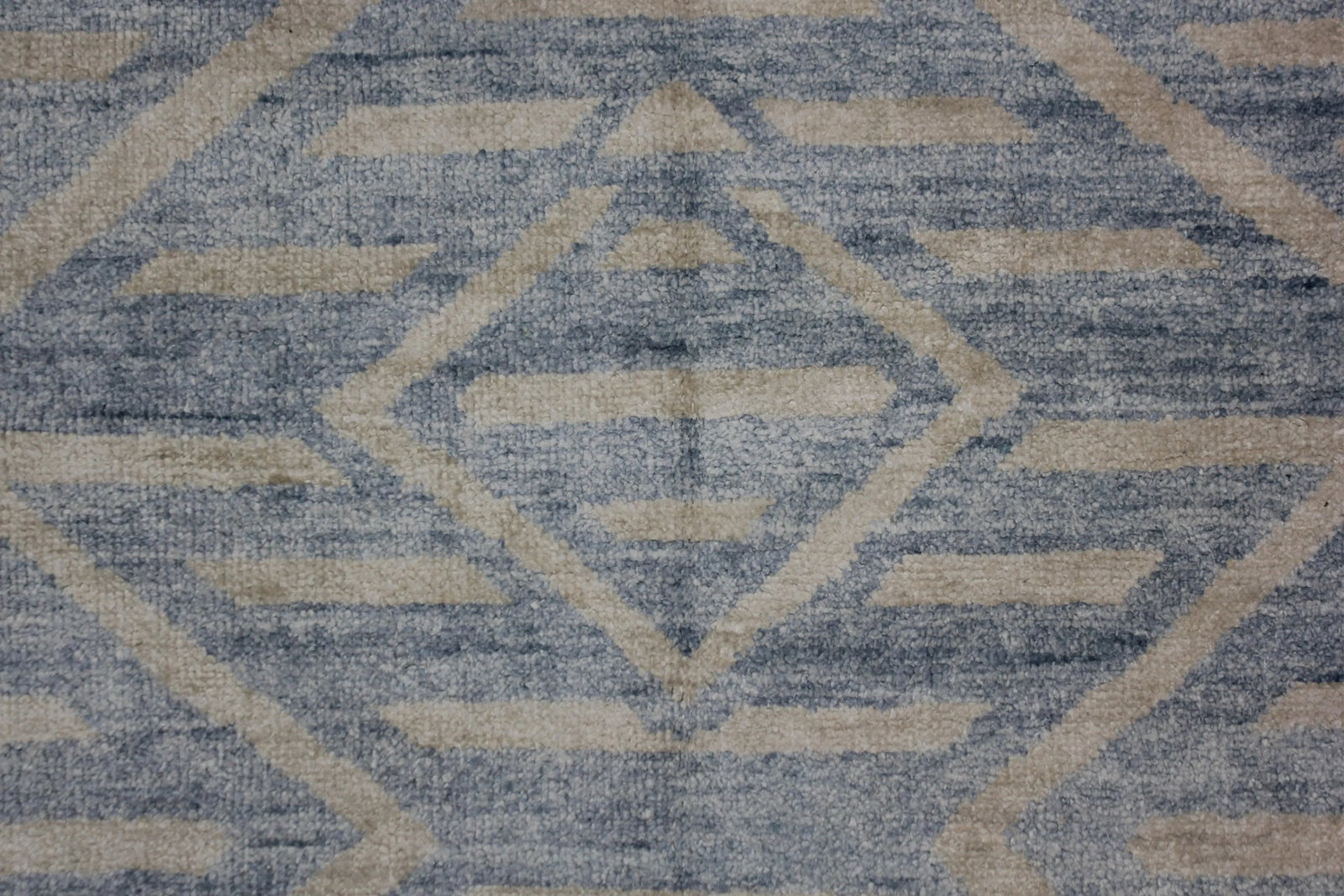 Aara Hand Knotted Bamboo Rug- 5' * 7' - 3