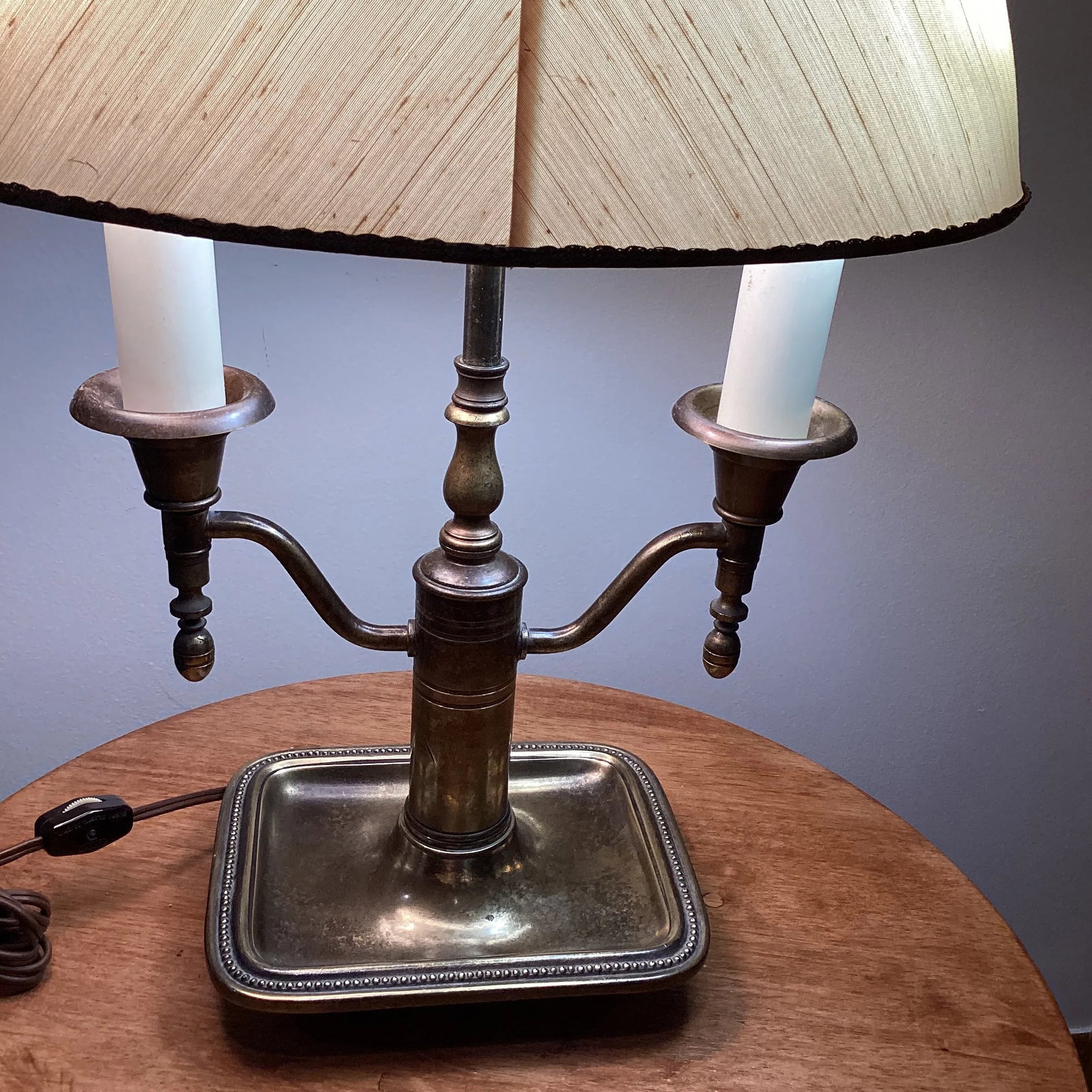 Vintage Mid 20th Century Solid Brass Bronze Bouilotte Table Lamp by Frederick Cooper - 11