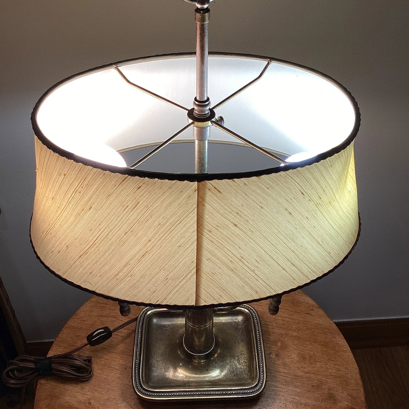Vintage Mid 20th Century Solid Brass Bronze Bouilotte Table Lamp by Frederick Cooper - 12