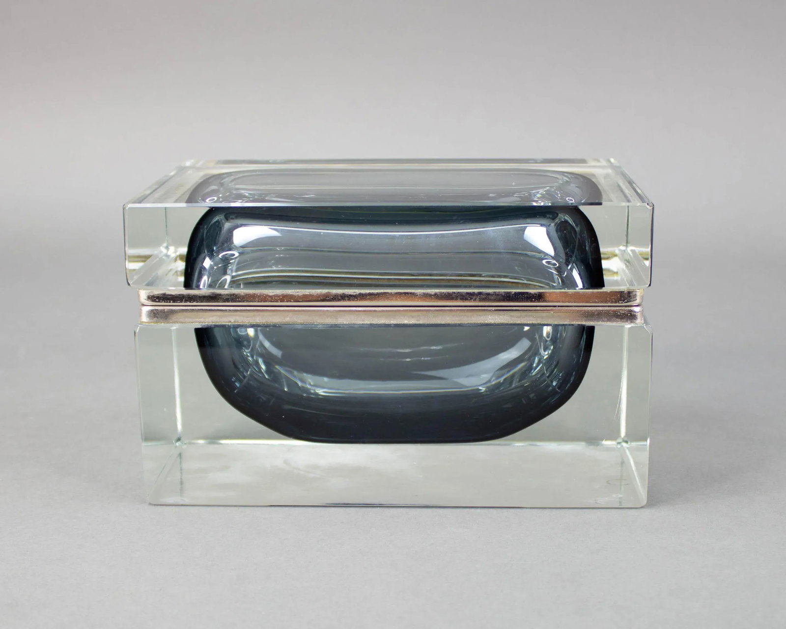 Mid 20th Century Mandruzzato Murano Italy Sommerso Smoke Gray Art Glass Trinket Jewel Box - 2