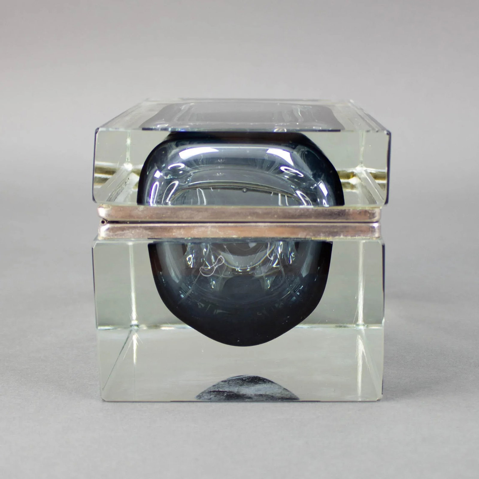 Mid 20th Century Mandruzzato Murano Italy Sommerso Smoke Gray Art Glass Trinket Jewel Box - 3