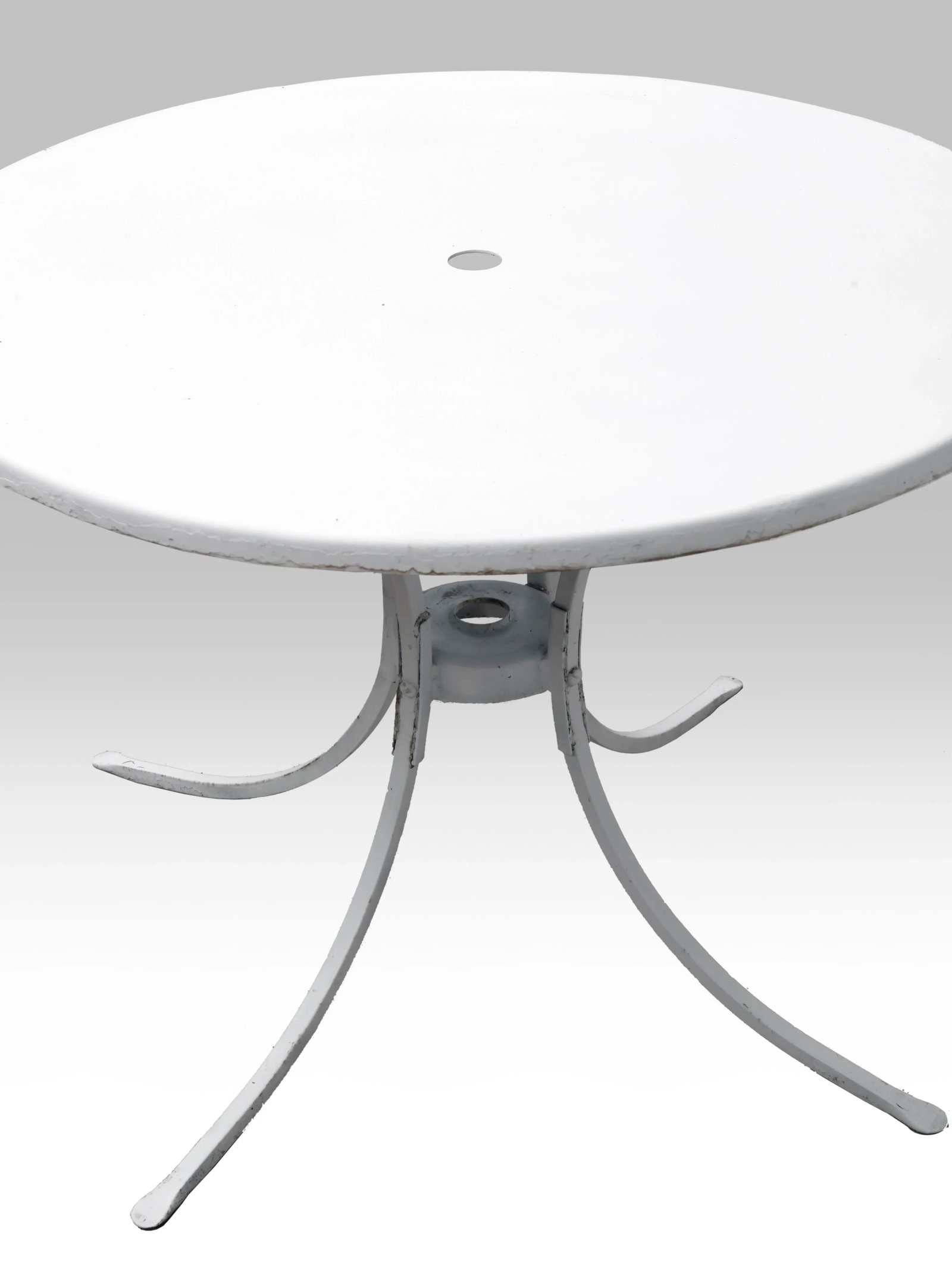 1950s Round White Metal Outdoor Patio Table - 3