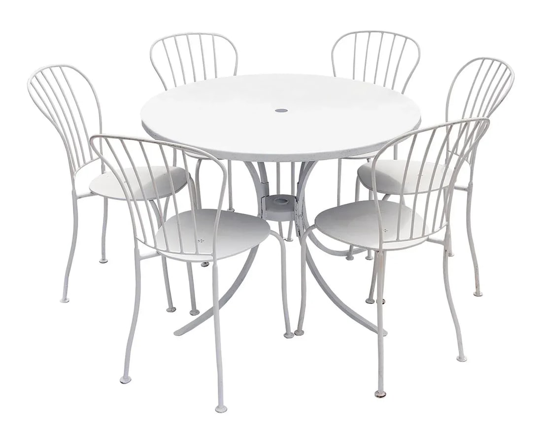 1950s Round White Metal Outdoor Patio Table - 4