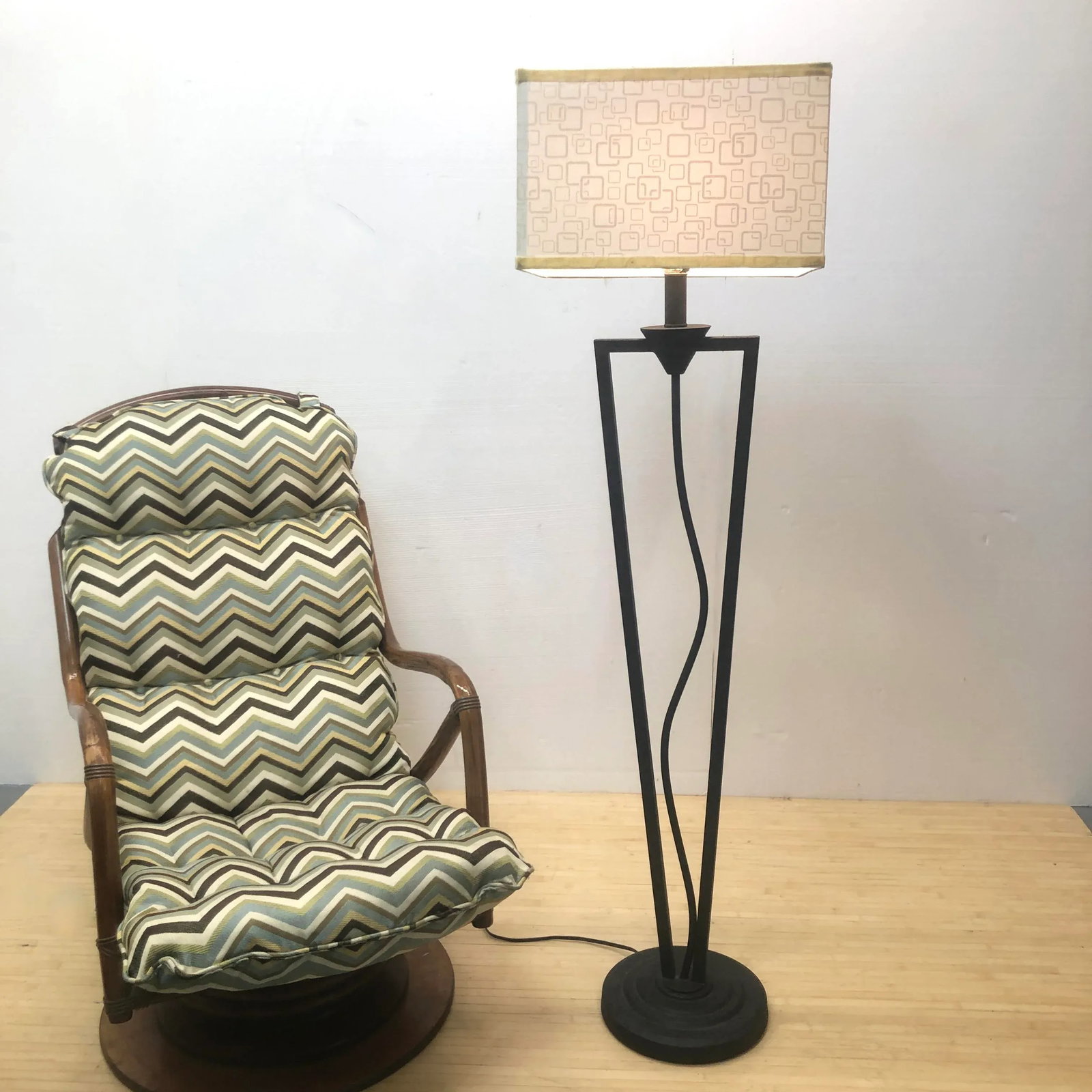 Vintage Squiggle Iron Floor Lamp - 2