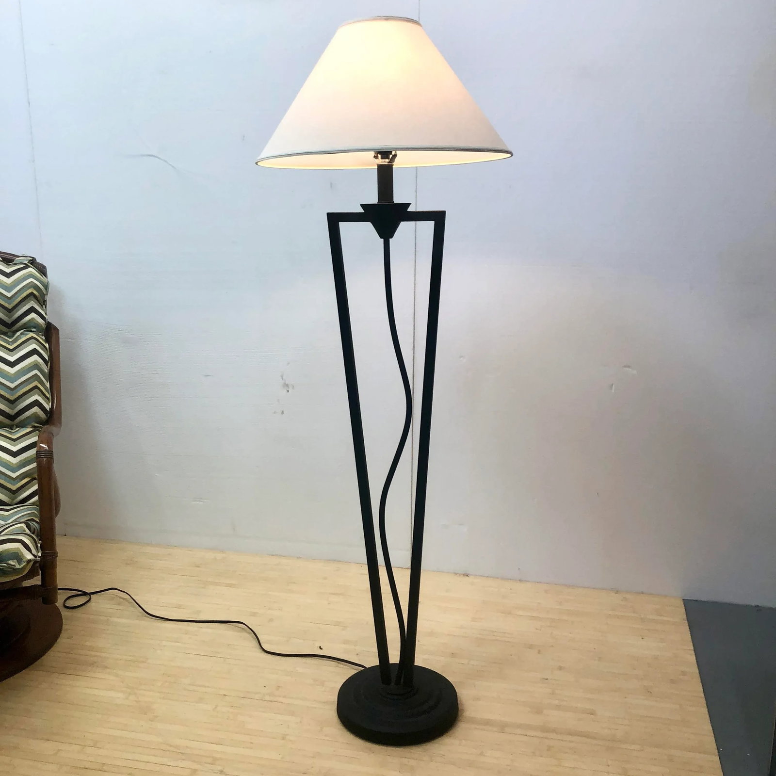 Vintage Squiggle Iron Floor Lamp - 5