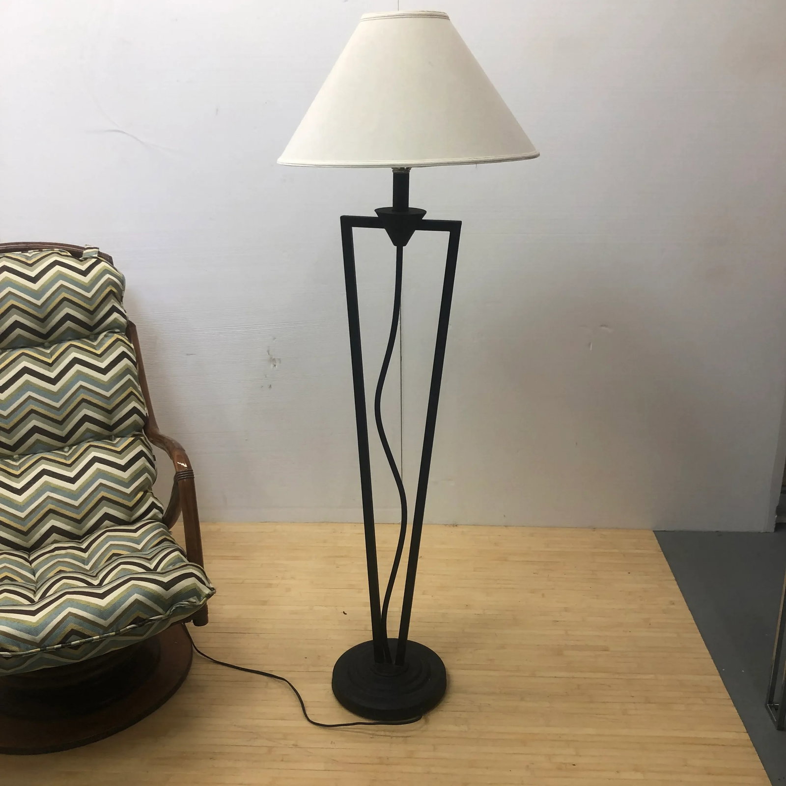 Vintage Squiggle Iron Floor Lamp - 6