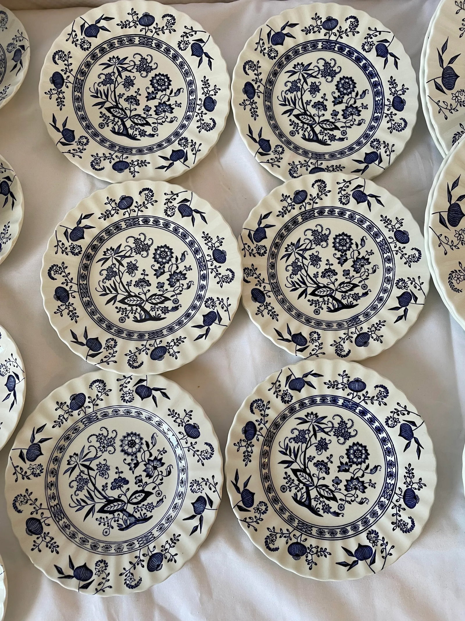 Vintage J & G Meakin Classic White Blue Nordic Dinner Pieces- 24 Pieces - 4