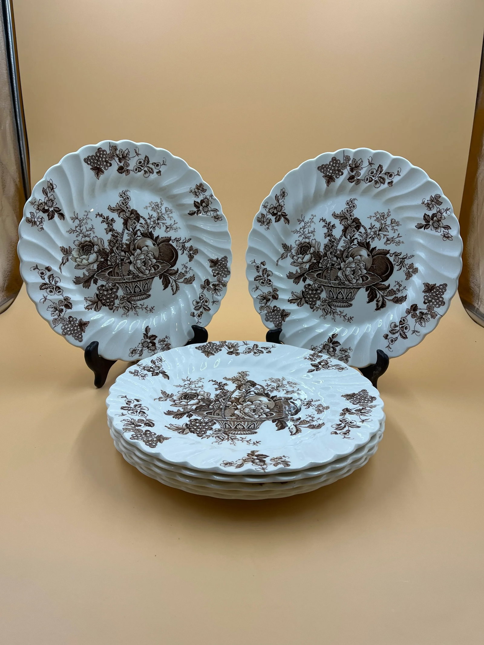 Early 20th Century English Staffordshire Dinner Plates- Set of 7 - 4