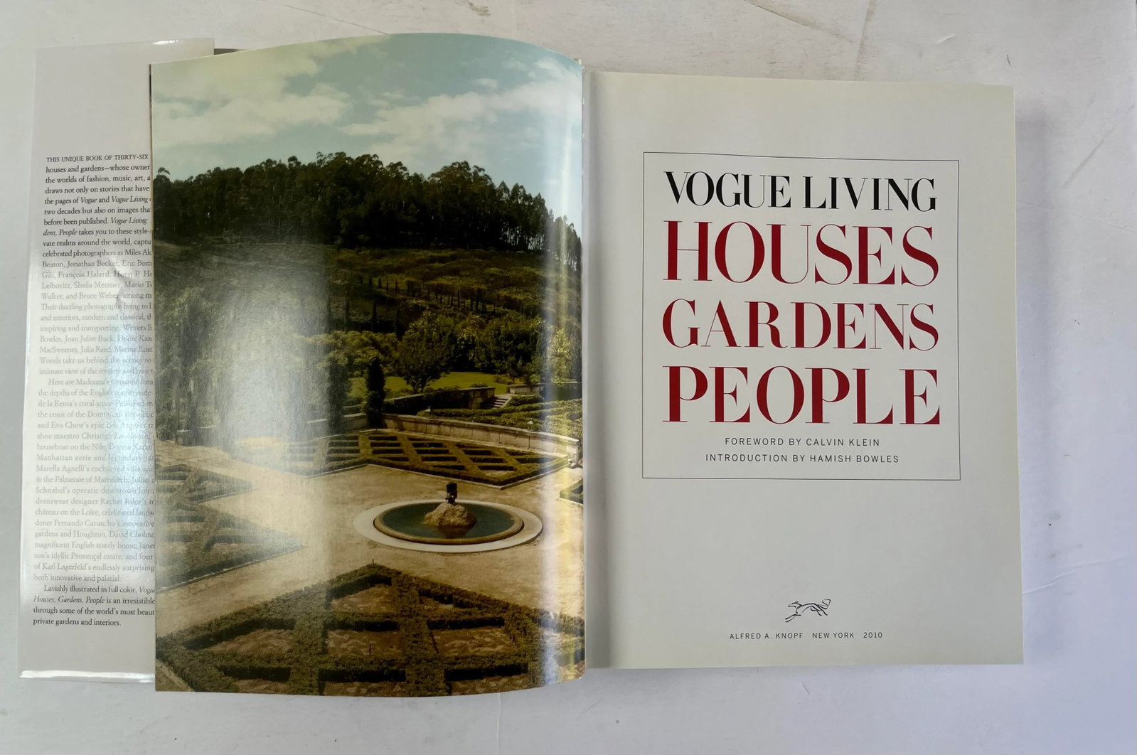 2010 Vogue Living: Houses, Gardens, People Book by Knopf, 6th Printing - 3