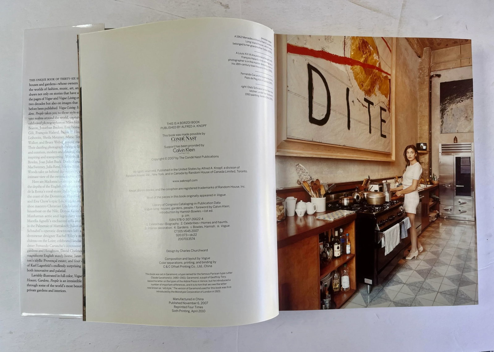 2010 Vogue Living: Houses, Gardens, People Book by Knopf, 6th Printing - 4
