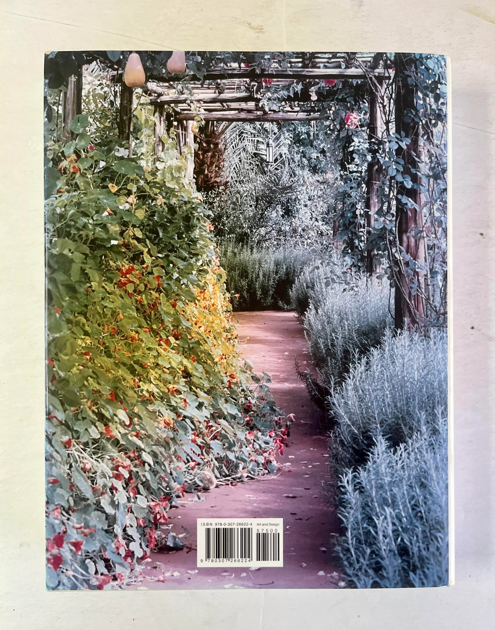 2010 Vogue Living: Houses, Gardens, People Book by Knopf, 6th Printing - 8
