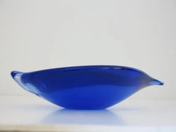 Mid-Century Cobalt Blue Murano Glass Angel Fish-Shaped Bowl - 4