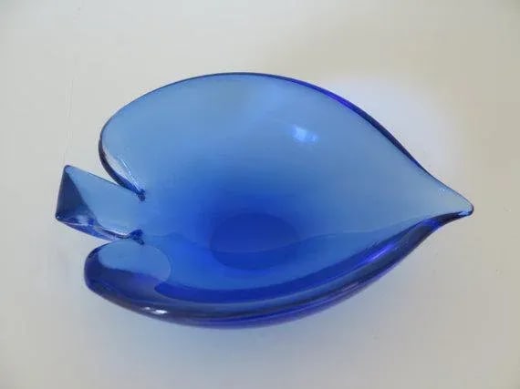 Mid-Century Cobalt Blue Murano Glass Angel Fish-Shaped Bowl - 5