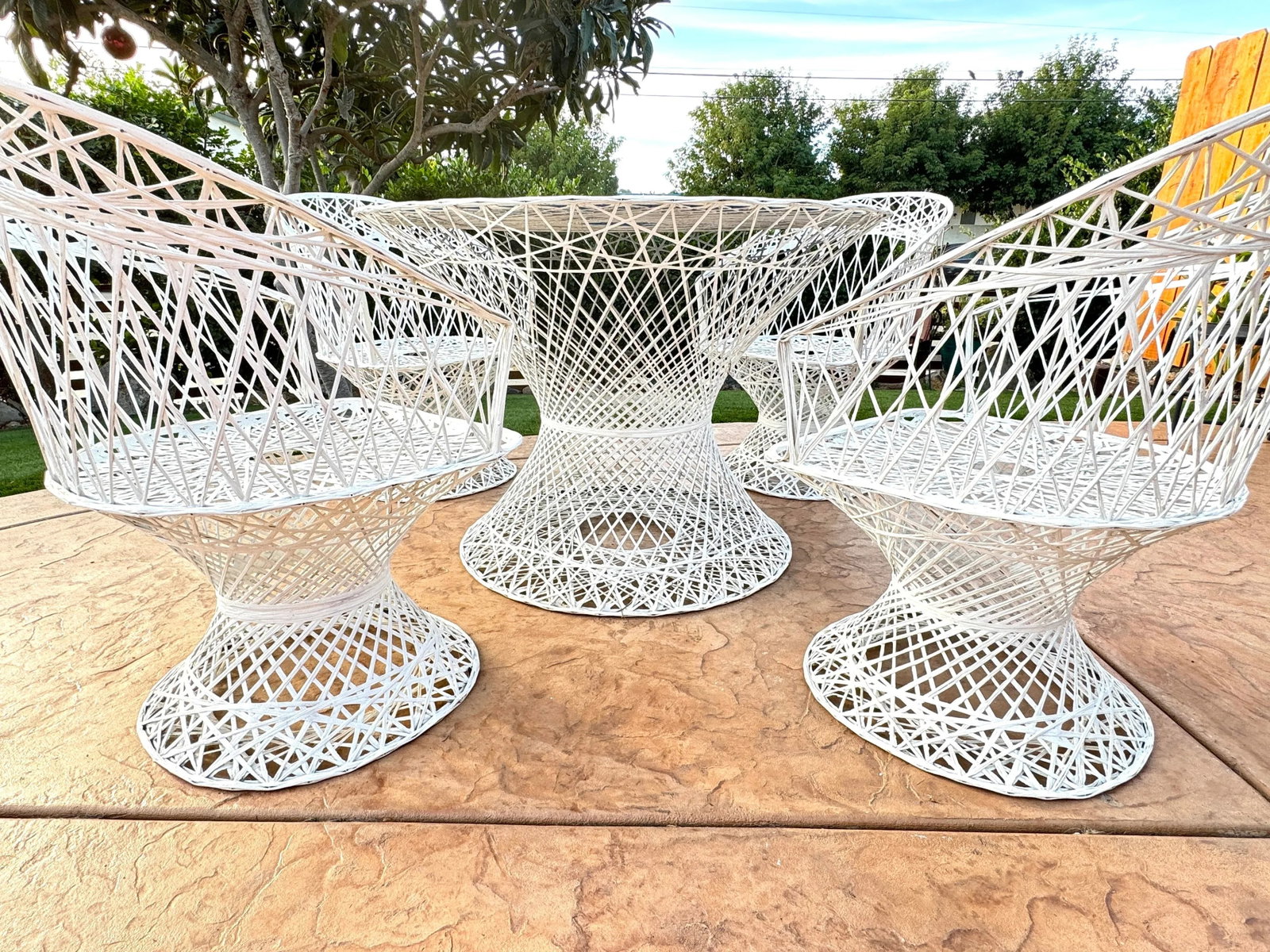 1960's Russell Woodard Spun Fiberglass Dining Set - 10