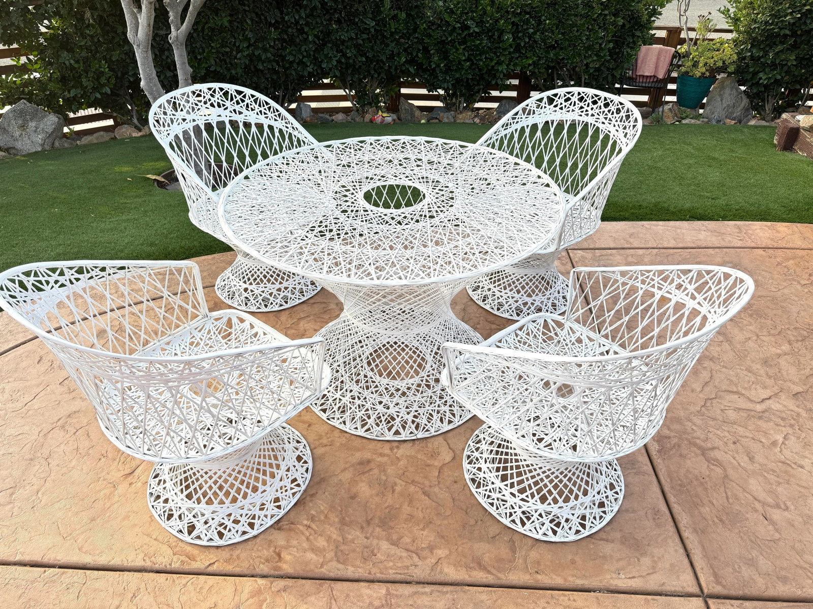 1960's Russell Woodard Spun Fiberglass Dining Set - 7