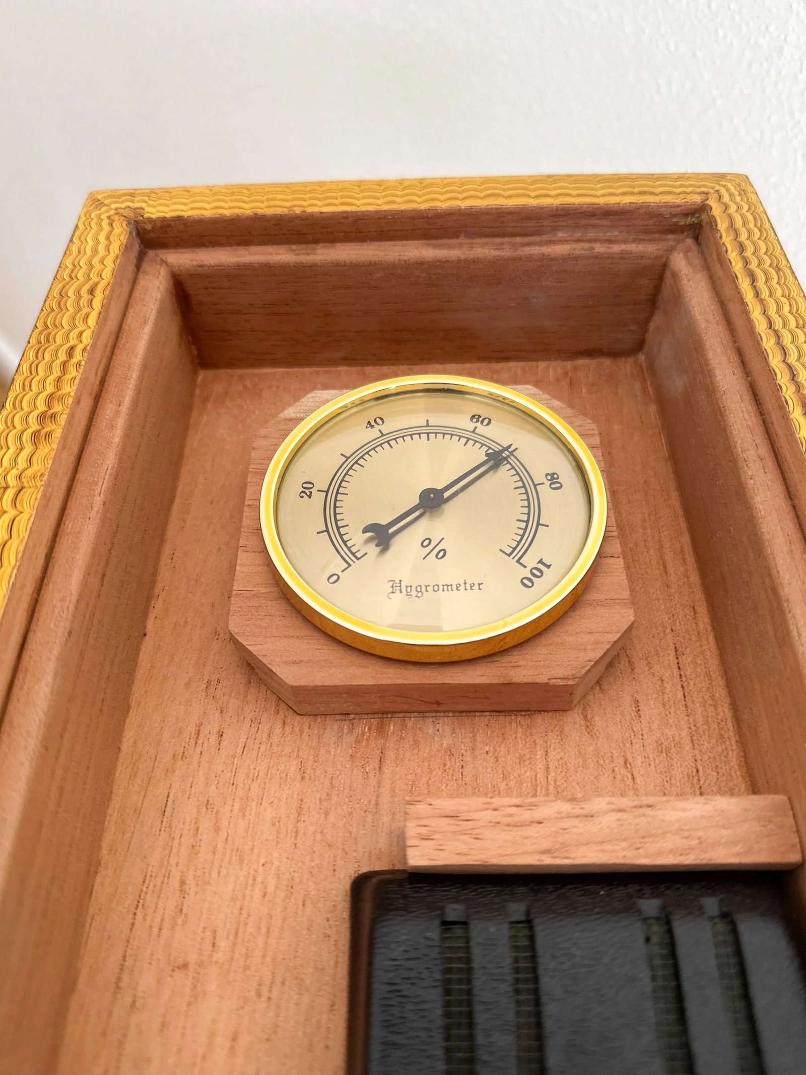 1980s Maitland Smith Humidor With Cedar and Humidity Control - 11