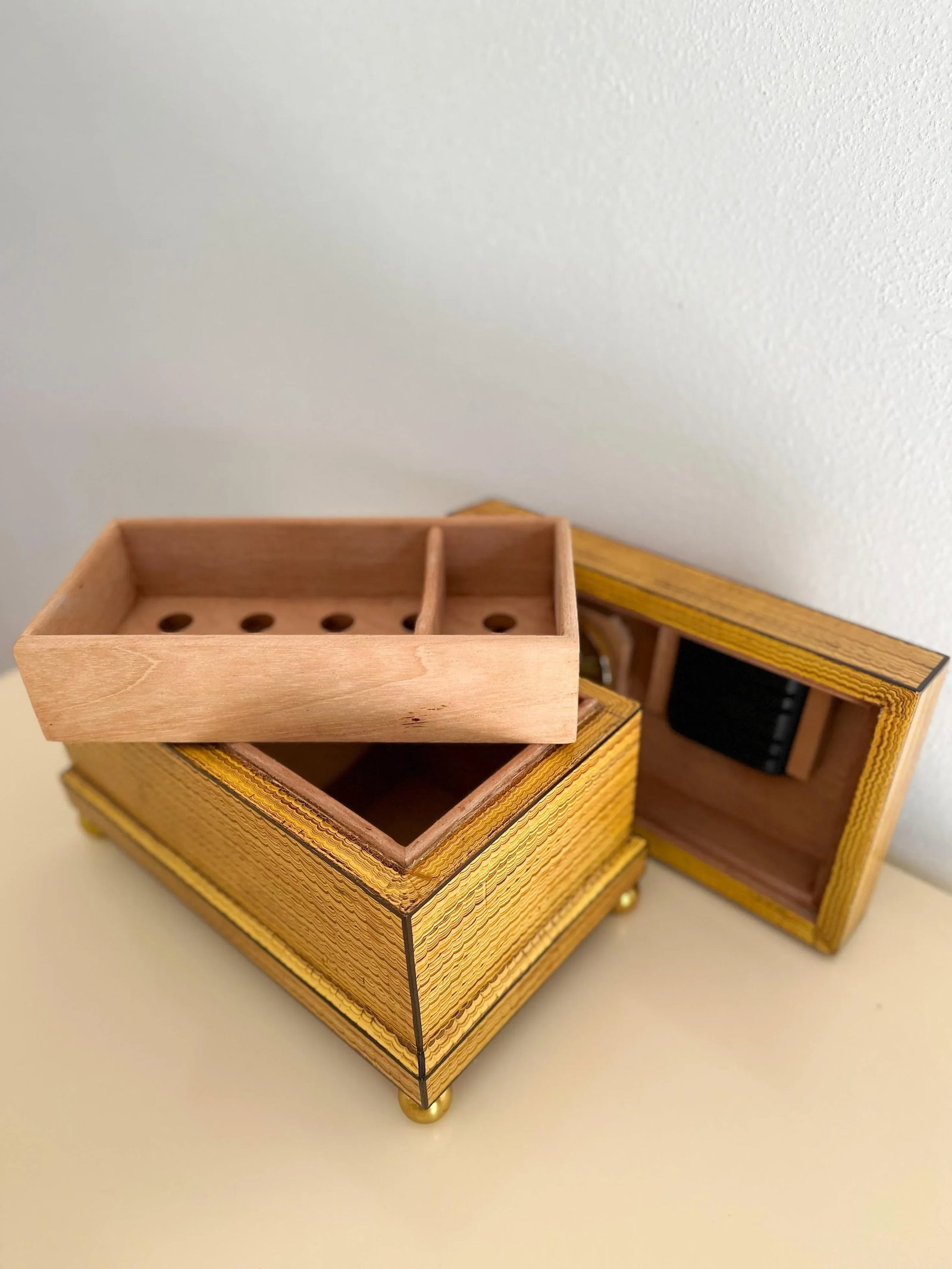 1980s Maitland Smith Humidor With Cedar and Humidity Control - 8
