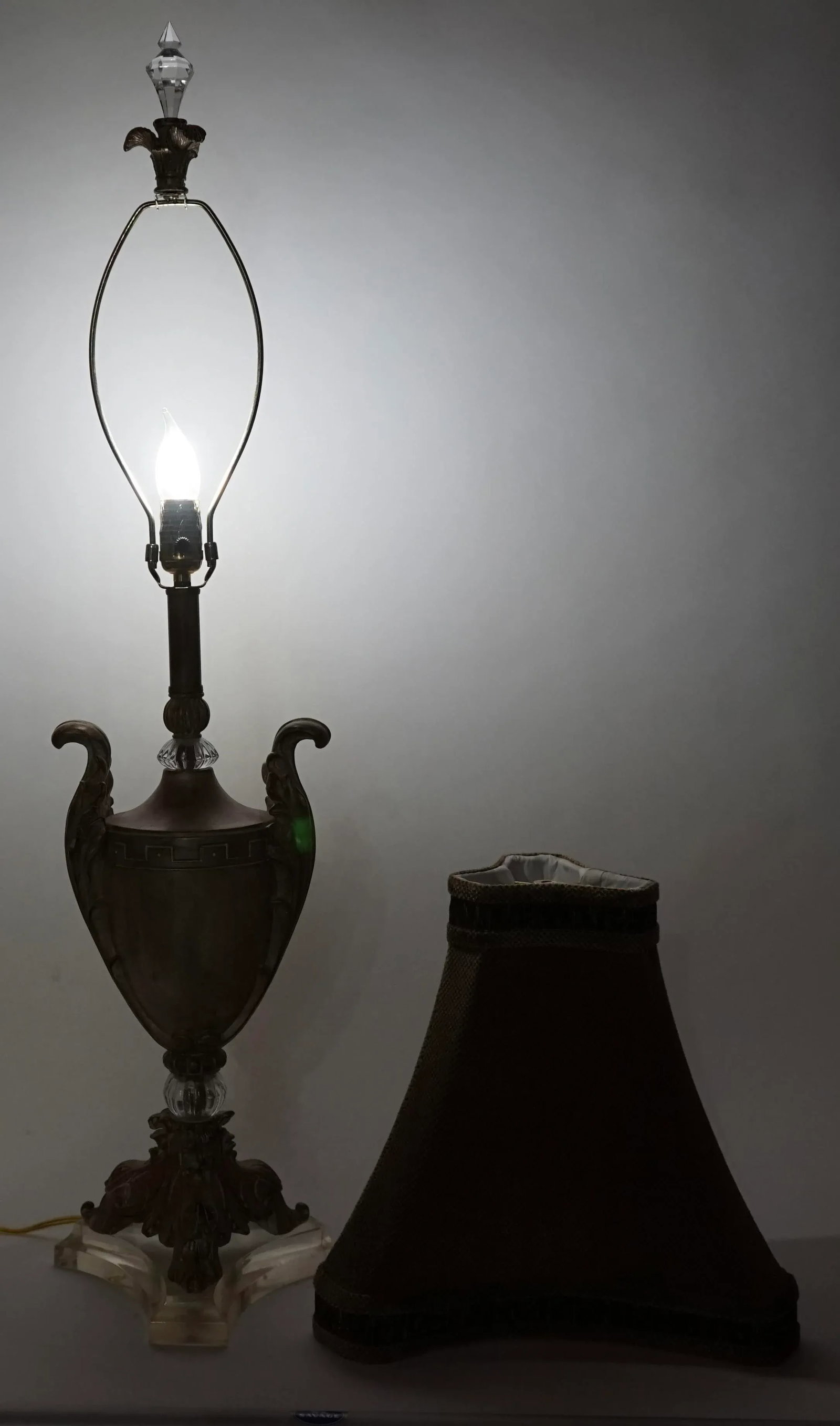 Late 20th Century French Urn and Lucite Table Lamp - 3