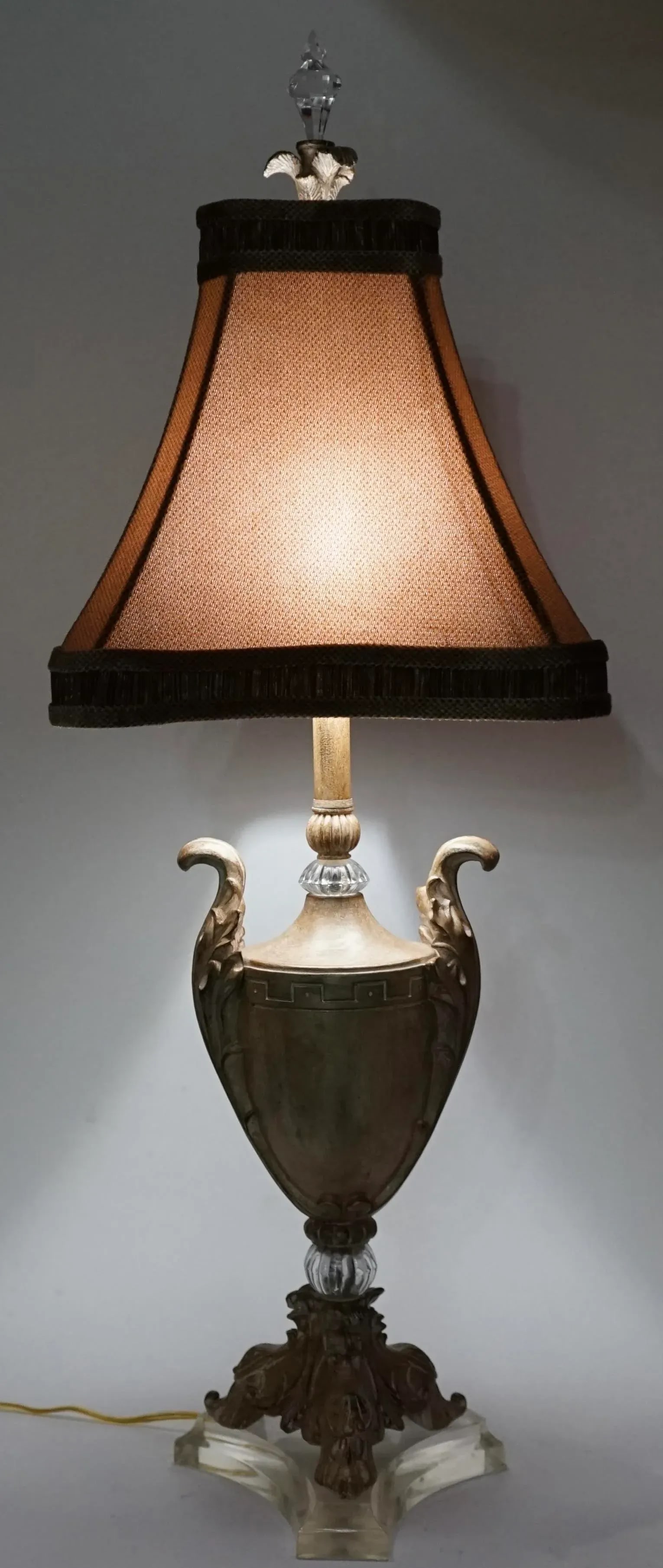 Late 20th Century French Urn and Lucite Table Lamp - 4