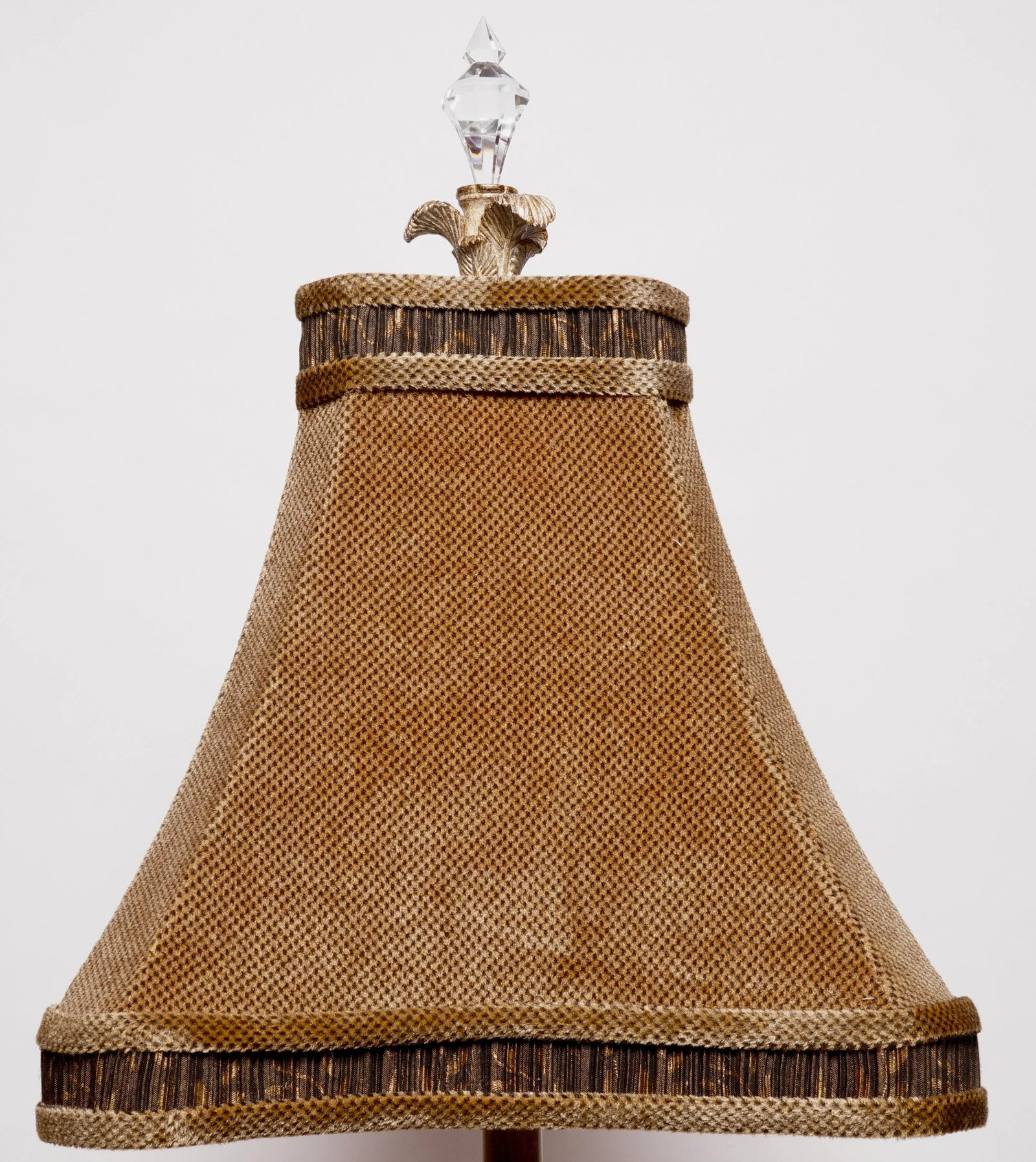 Late 20th Century French Urn and Lucite Table Lamp - 9