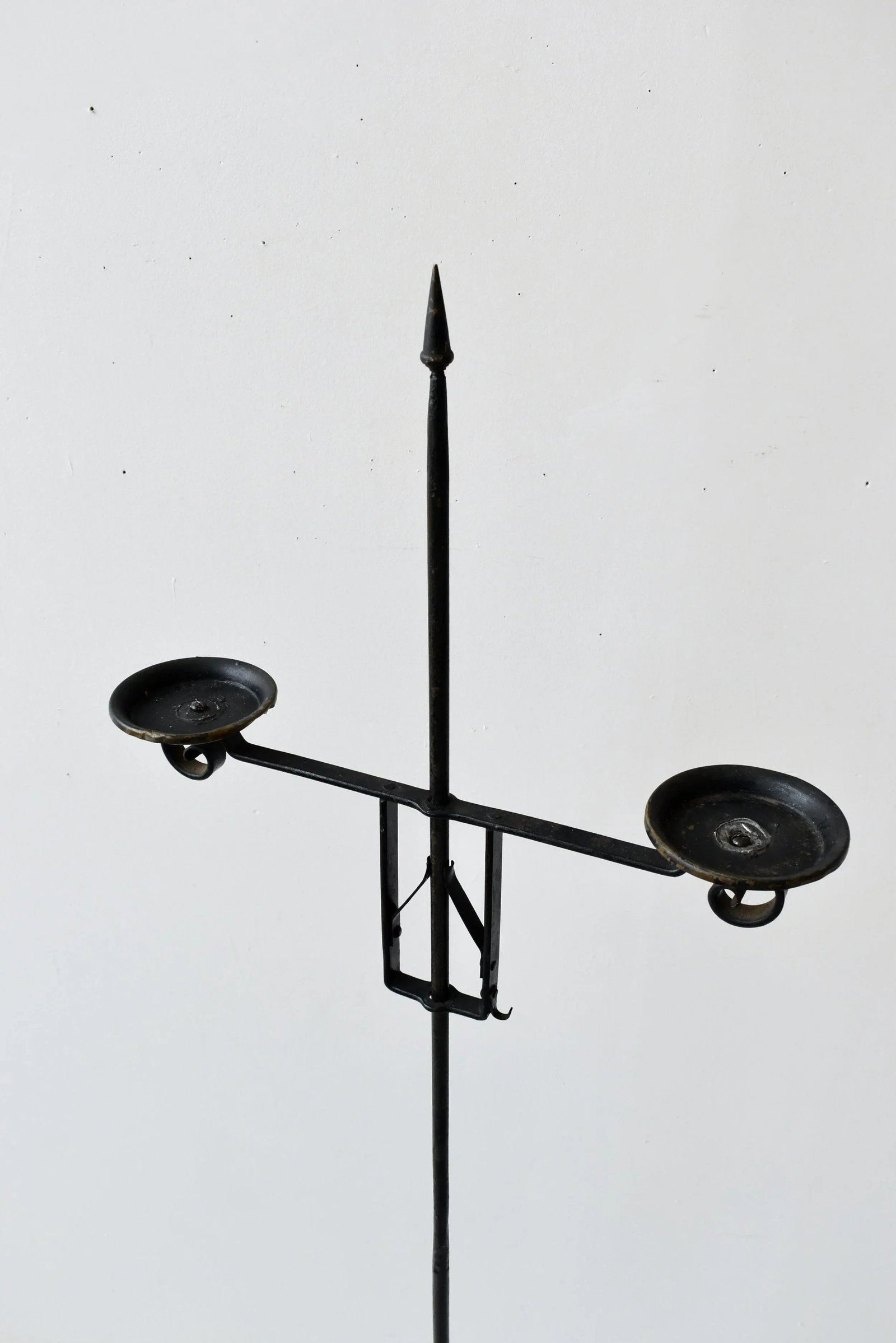Vintage Trident-Style Wrought Iron Floor Adjustable Candelabra, Circa 1950s - 6