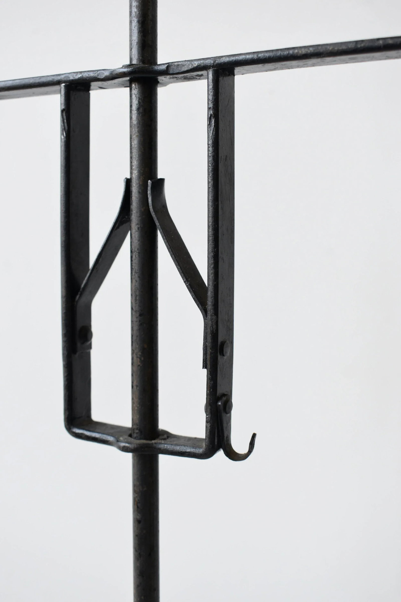Vintage Trident-Style Wrought Iron Floor Adjustable Candelabra, Circa 1950s - 9
