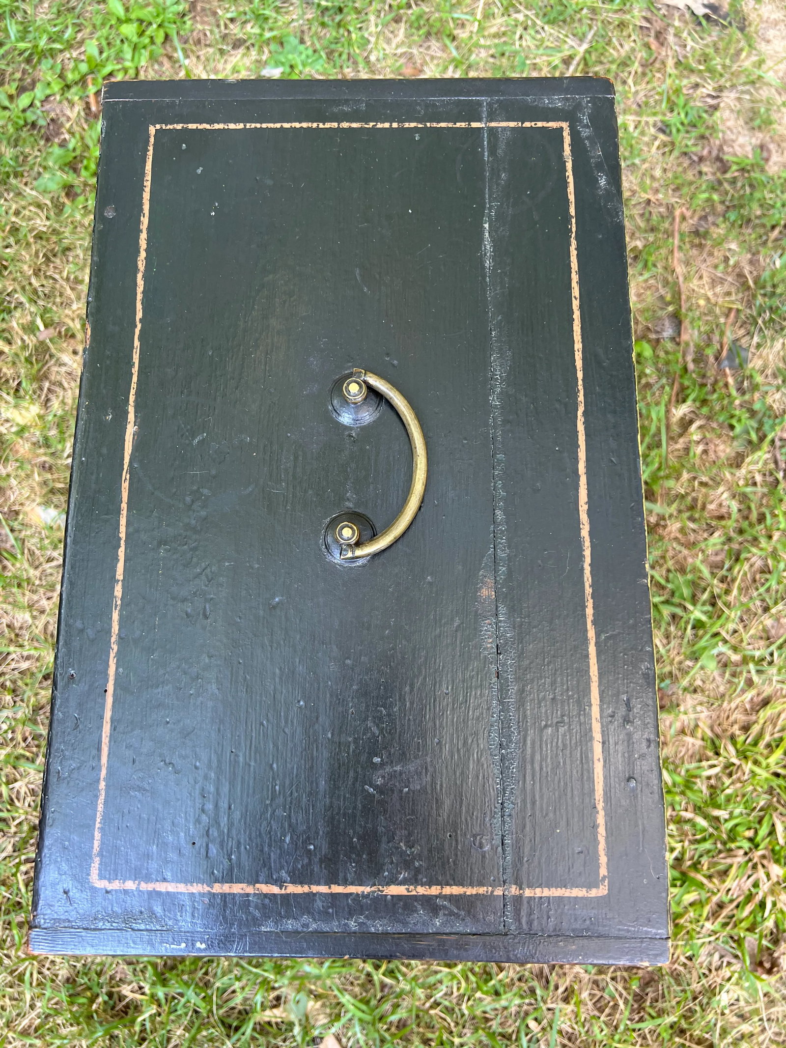 Early 19th Century Antique Wooden Painted Black Box With Deer Crest - 6
