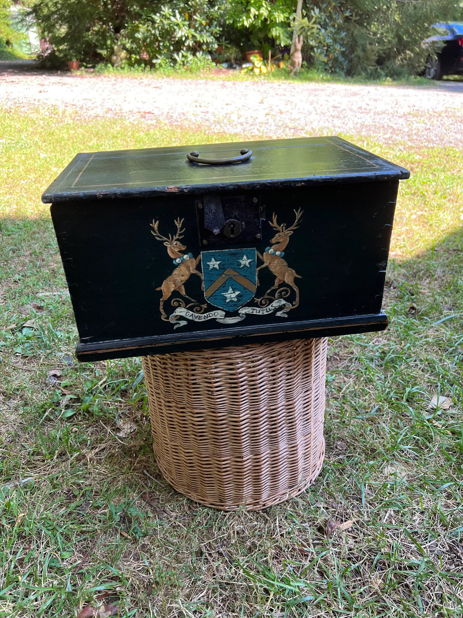 Early 19th Century Antique Wooden Painted Black Box With Deer Crest - 7