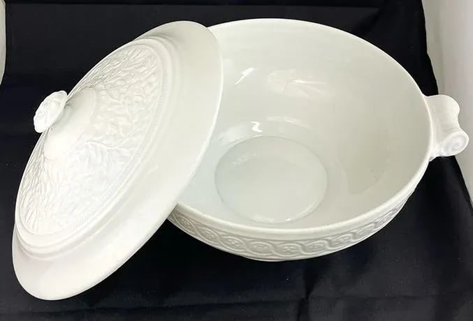 Bernardaud Louvre Soup Tureen - 3