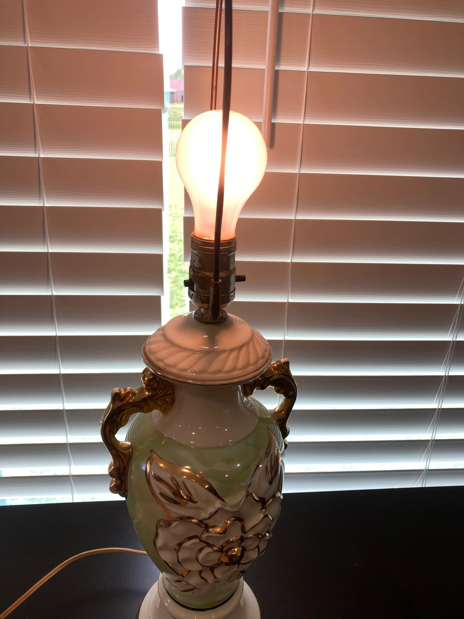 1940's Hand Painted Green & Gold Urn Lamp - 11
