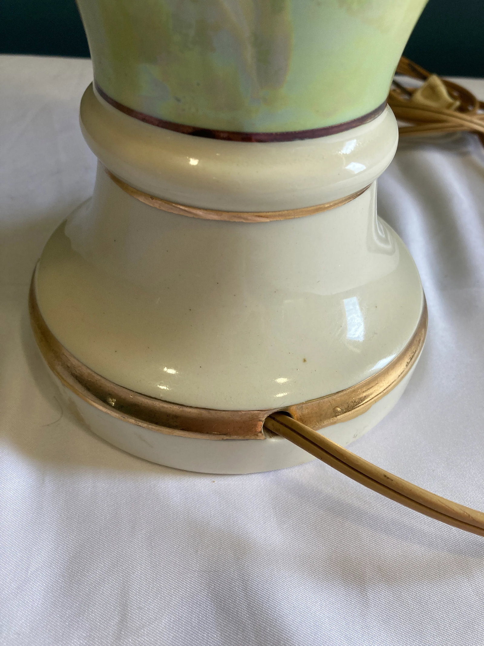 1940's Hand Painted Green & Gold Urn Lamp - 7